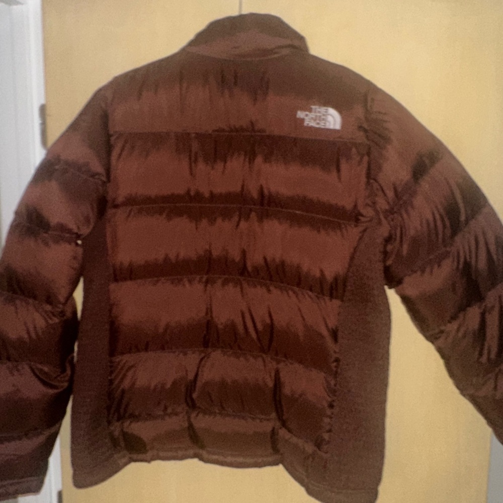 The North Face Women’s Chocolate Puffer Jacket - Picture 4 of 9